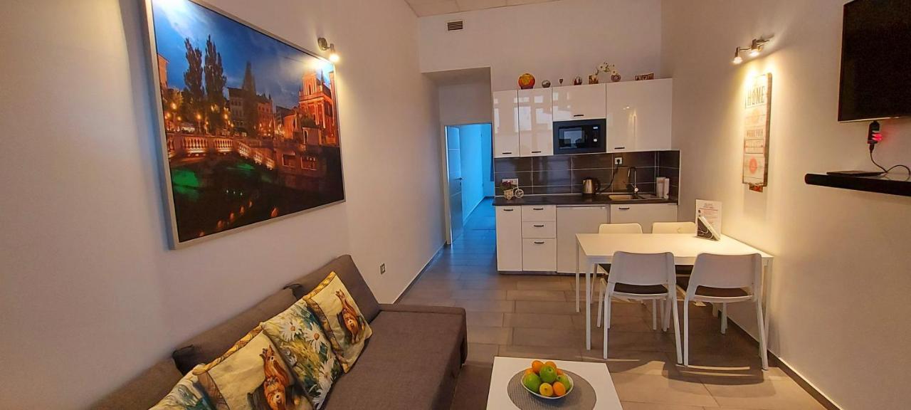 Viktor Apartamento Liubliana Exterior foto